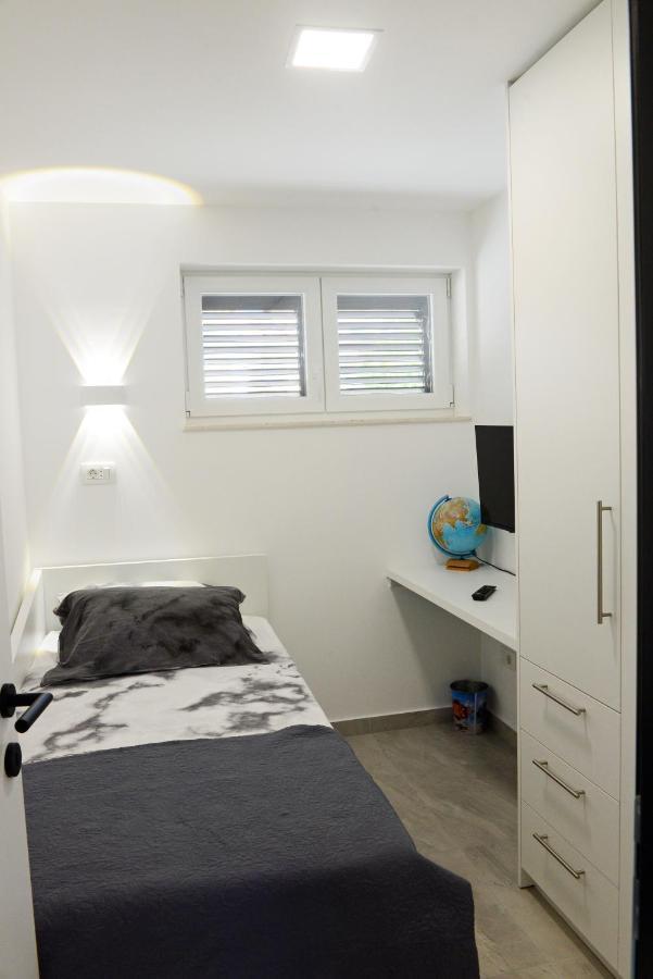 Apartman Milena Solin Eksteriør bilde